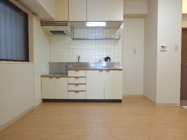 広々システムキッチン