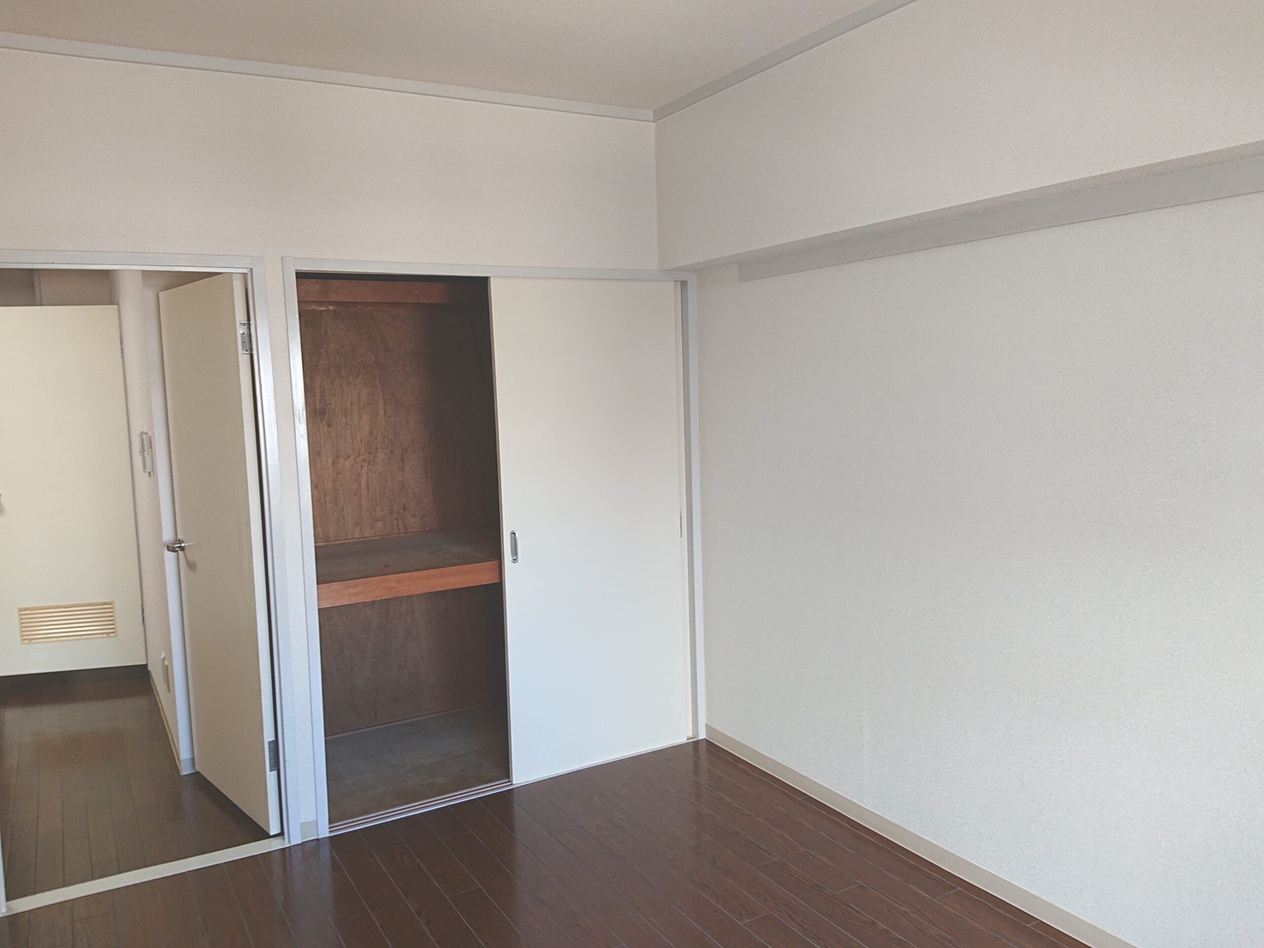 家具の配置もしやすいシンプルな間取り。